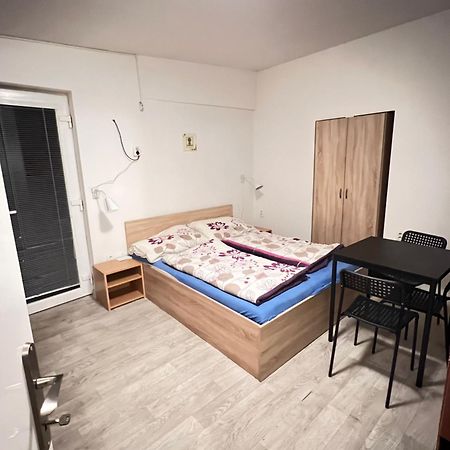 Ubytovani Sykora Apartments เวลคีเมเดียร์ ภายนอก รูปภาพ