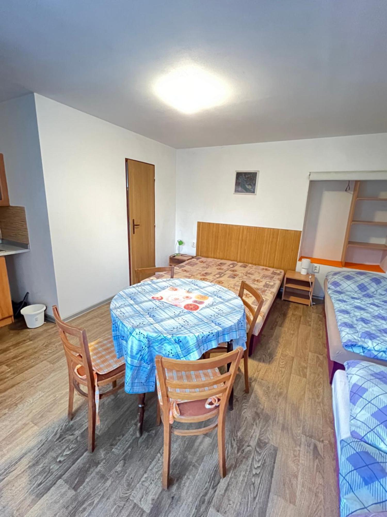 Ubytovani Sykora Apartments เวลคีเมเดียร์ ภายนอก รูปภาพ