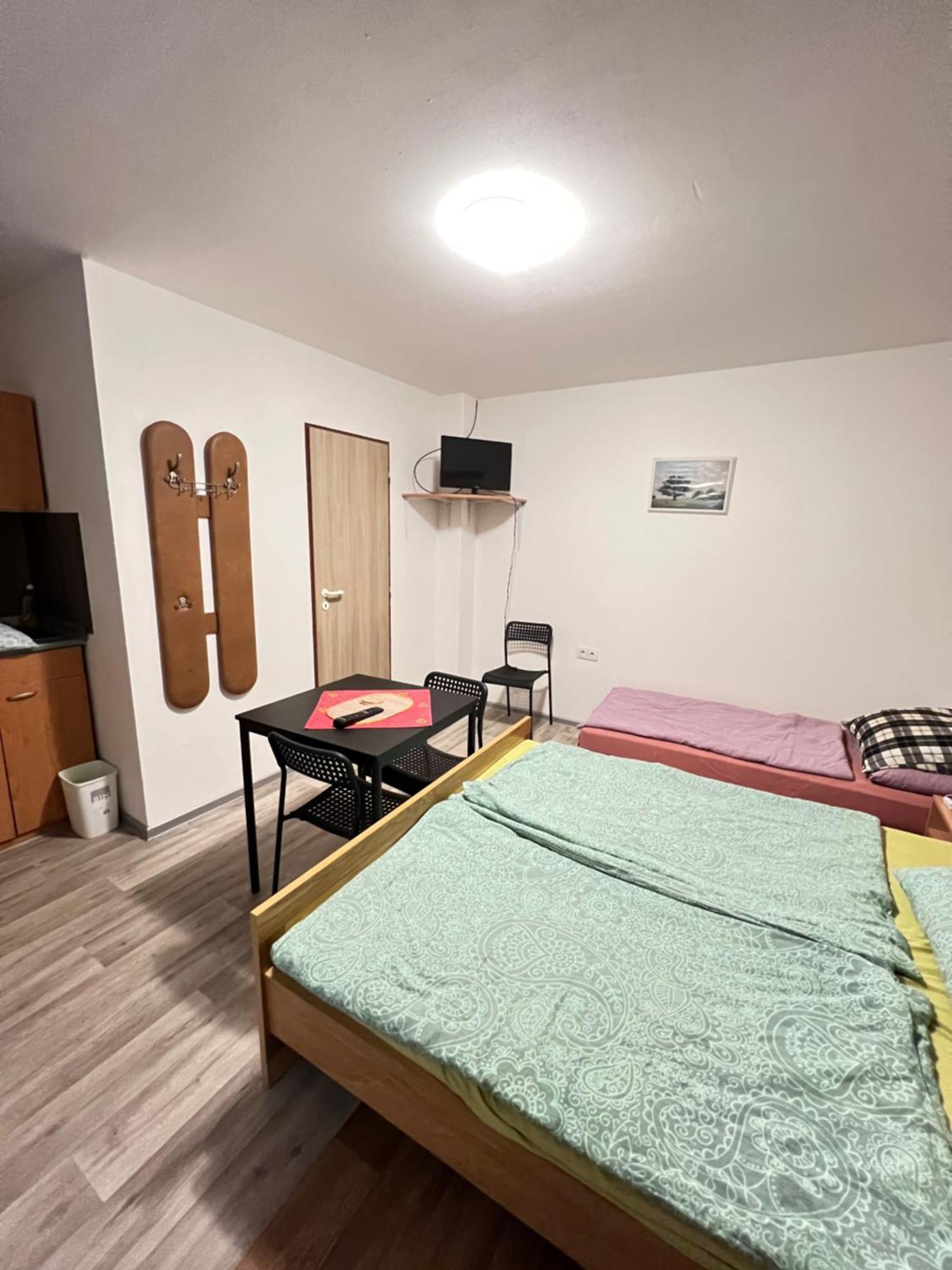 Ubytovani Sykora Apartments เวลคีเมเดียร์ ภายนอก รูปภาพ