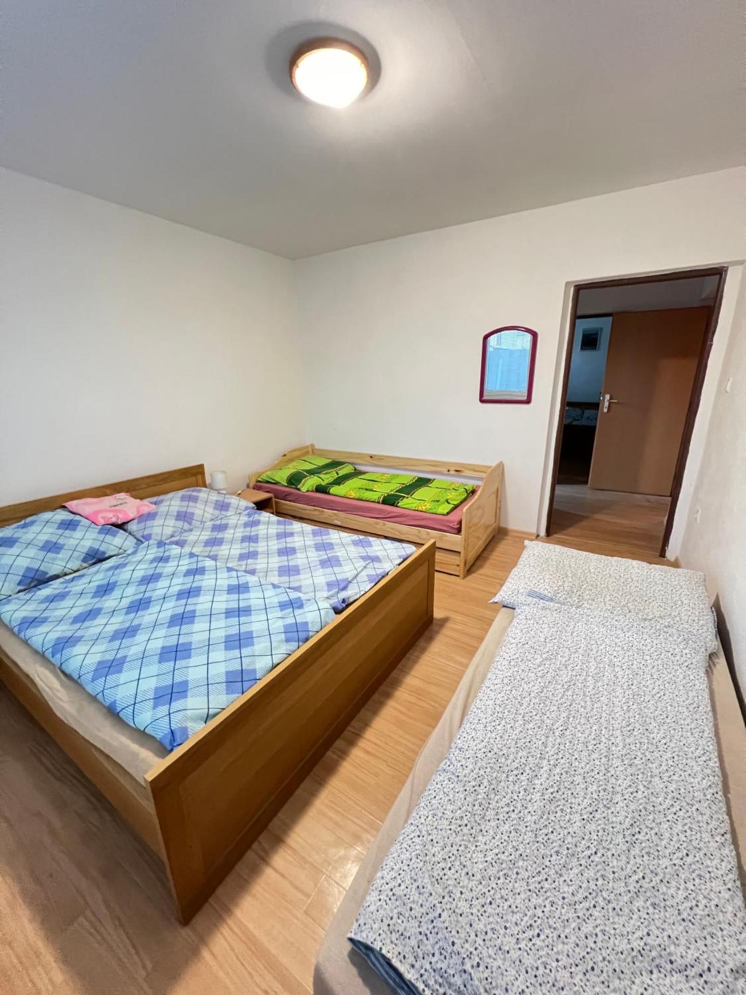 Ubytovani Sykora Apartments เวลคีเมเดียร์ ภายนอก รูปภาพ