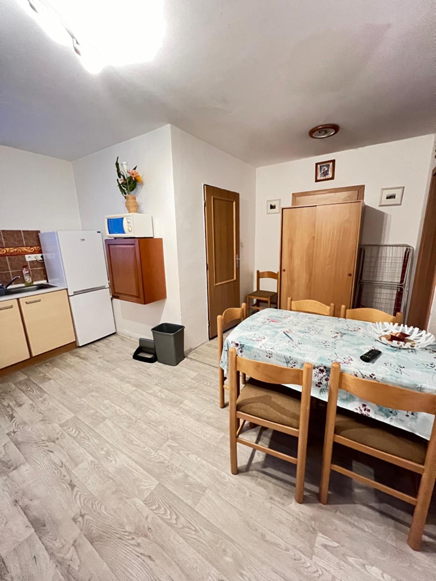Ubytovani Sykora Apartments เวลคีเมเดียร์ ภายนอก รูปภาพ