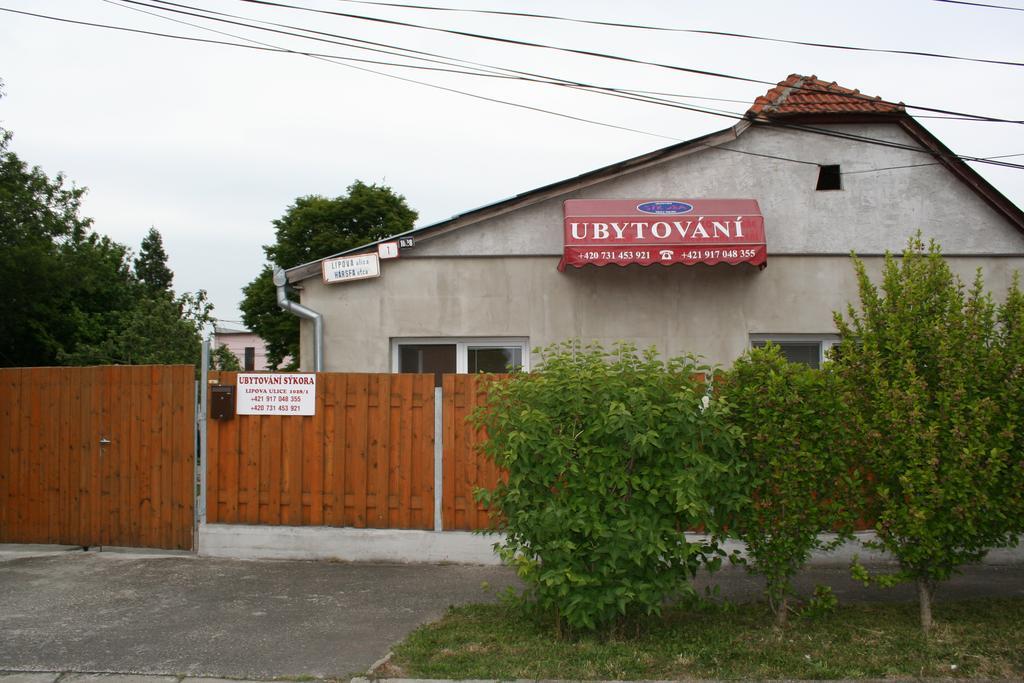 Ubytovani Sykora Apartments เวลคีเมเดียร์ ภายนอก รูปภาพ